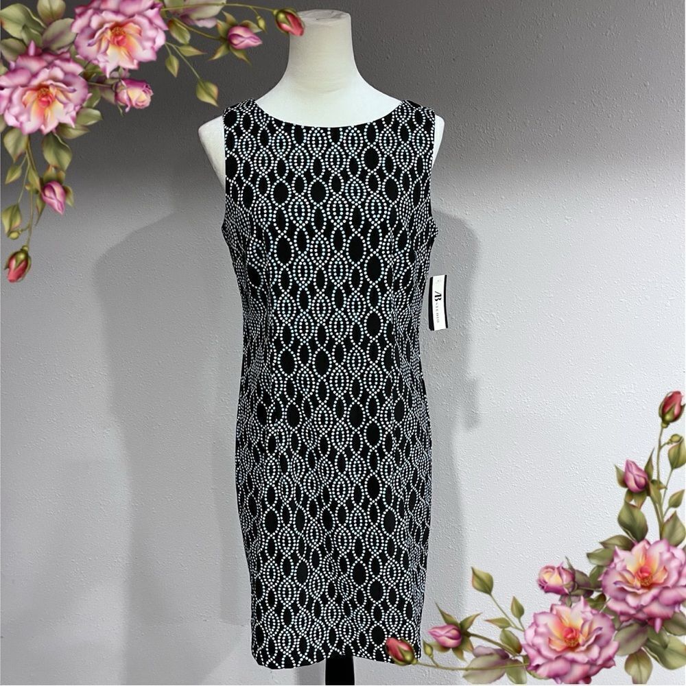 Dot print sleeveless knee length‎ scoop neck sheath dress